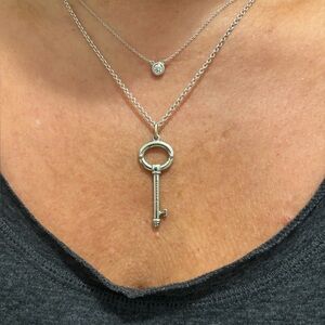 💯AUTHENTIC Tiffany and Co. Modern Key Necklace 🩵